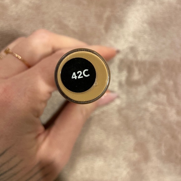 Dermablend concealer. - Picture 2 of 4